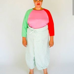 State the Label wrap pants in colour “Lenny”